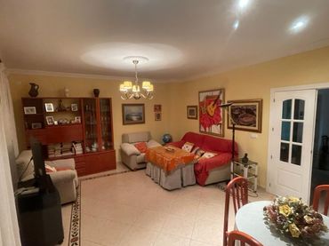 House with balcony for sale in Calle San Julián 15