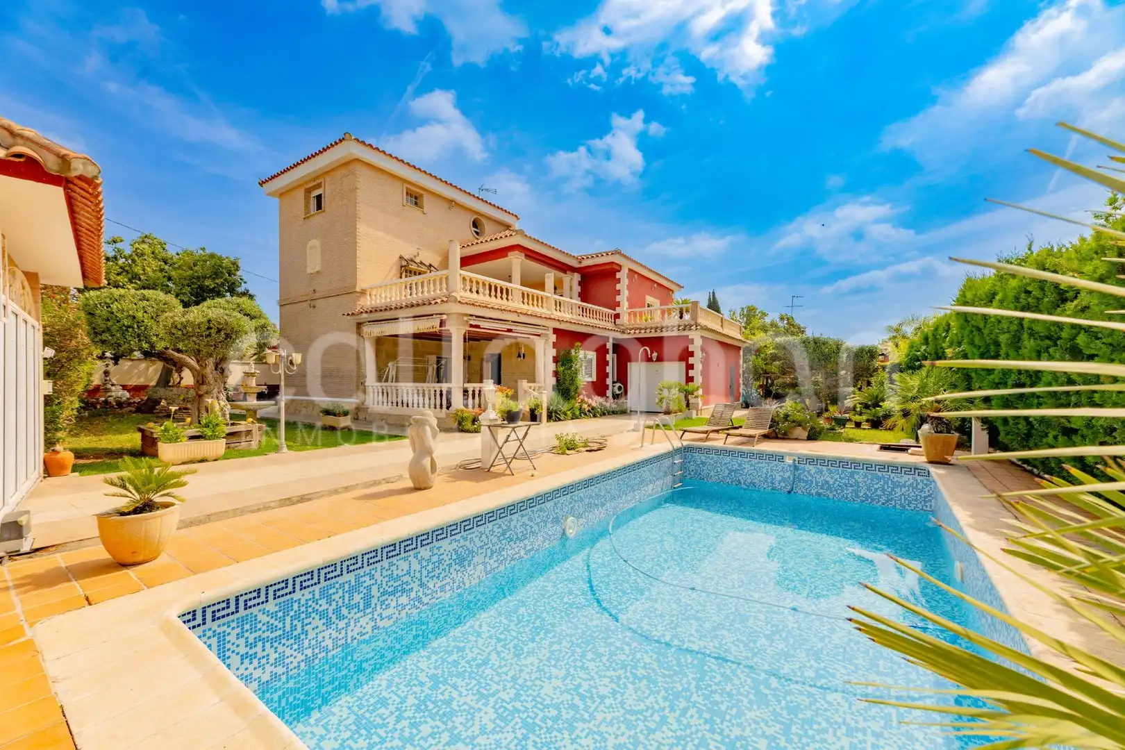 Piscina de Casa o xalet en venda en La Pobla de Vallbona amb Aire condicionat, Calefacció i Jardí privat