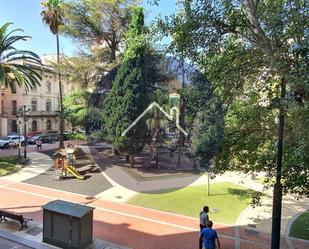 Vista exterior de Pis en venda en Alcoy / Alcoi amb Aire condicionat, Calefacció i Jardí privat