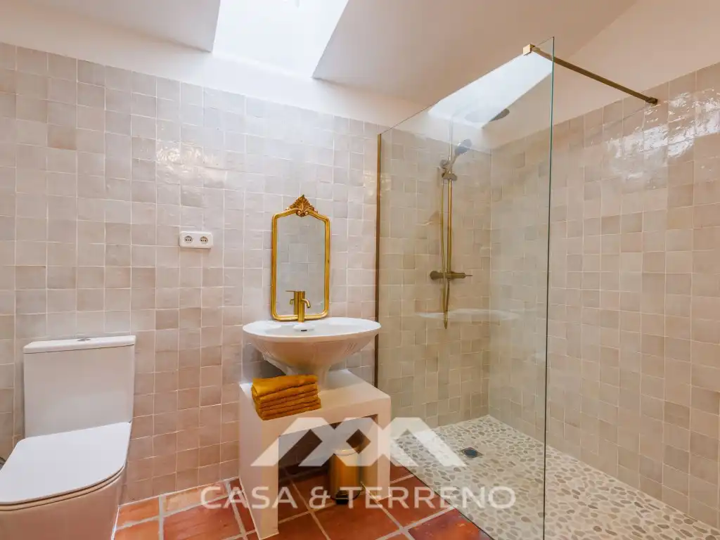 Baño de Casa adosada en venta en Comares con Aire acondicionado, Terraza y Piscina