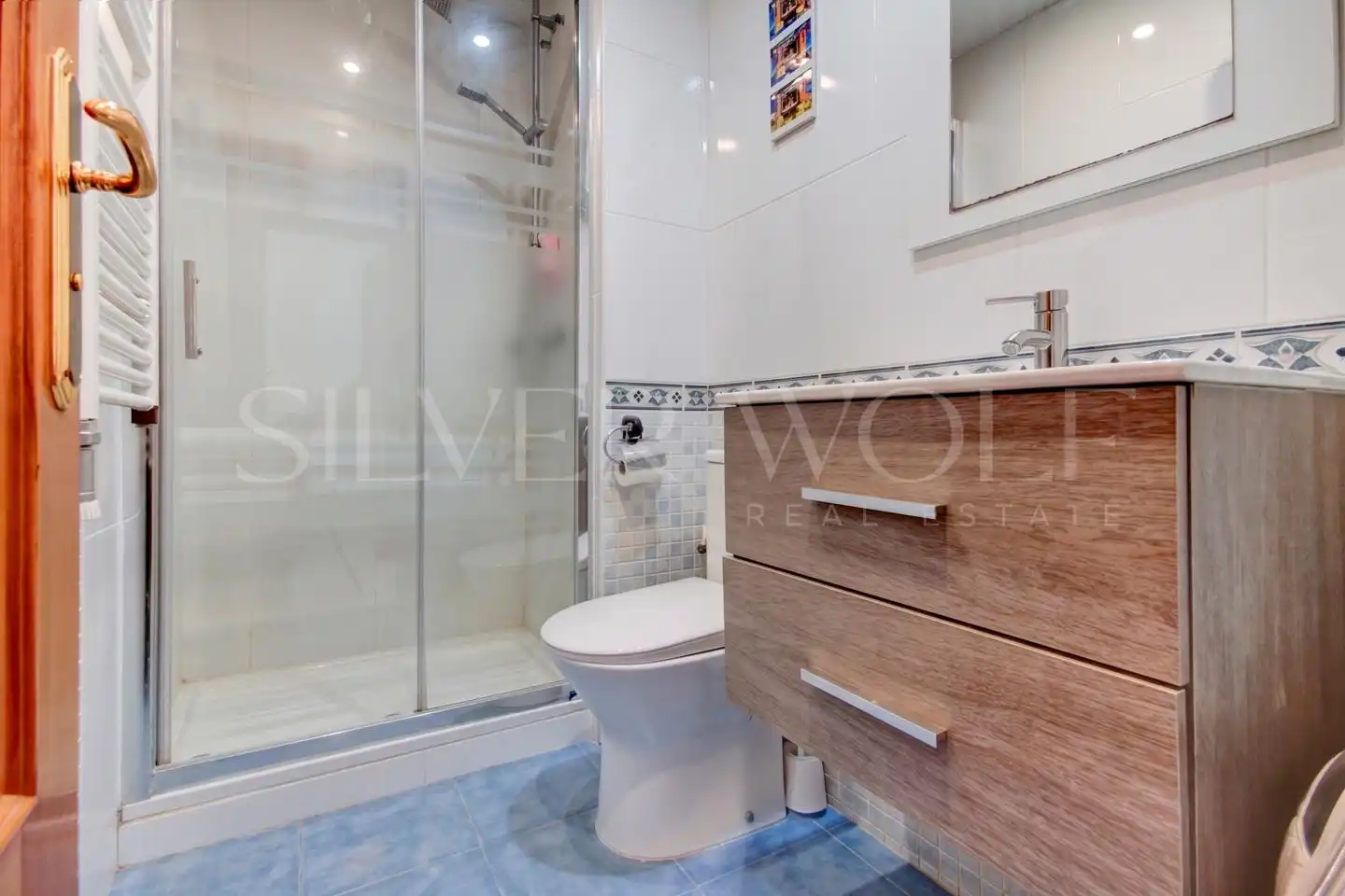 Badezimmer von Einfamilien-Reihenhaus zum Verkauf in Viladecans mit Heizung, Privatgarten und Terrasse