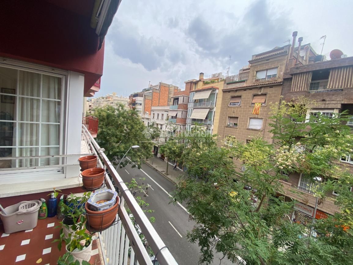 Exterior view of Flat for sale in  Barcelona Capital  with Air Conditioner, Heating and Terrace