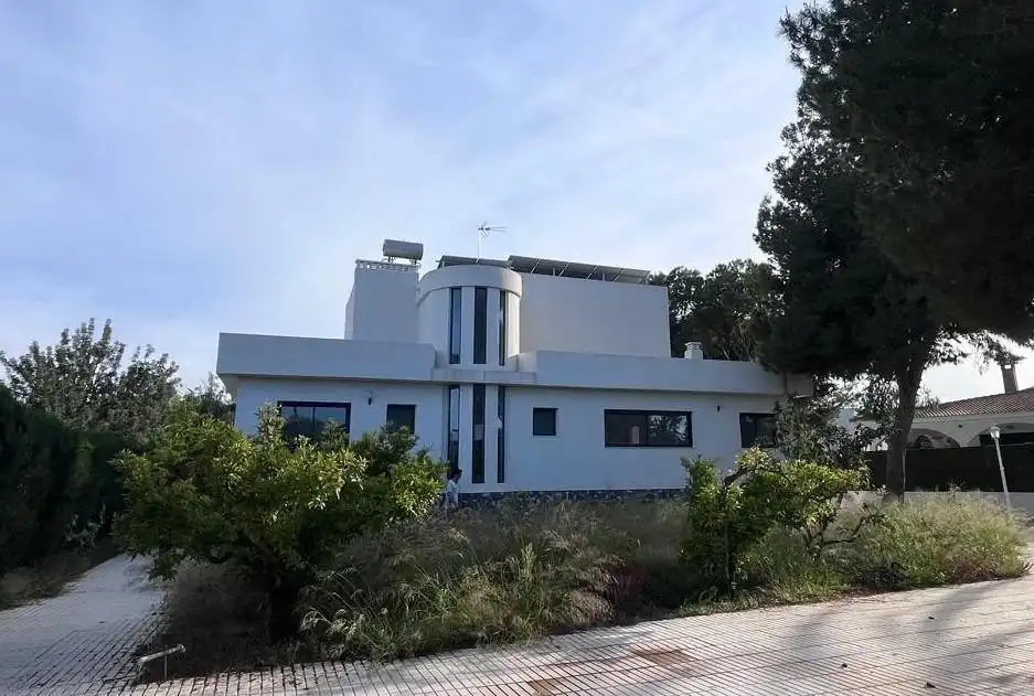 Villa con piscina in vendita a Los Girasoles, imagen 3