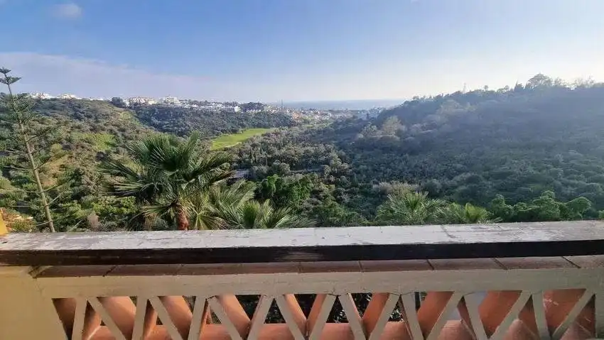 Vista exterior de Piso en venta en Marbella con Aire acondicionado, Calefacción y Jardín privado