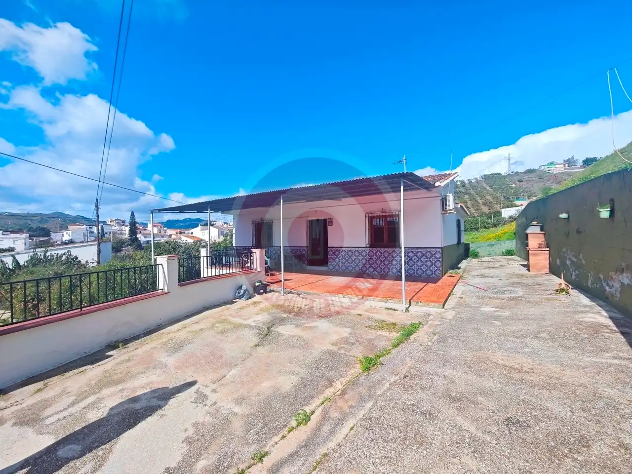 Vista exterior de Casa o xalet en venda en Vélez-Málaga amb Terrassa