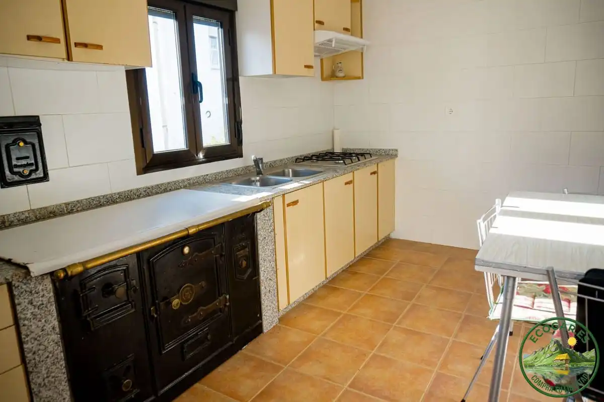 Cocina de Casa o chalet en venta en Villafranca del Bierzo con Jardín privado, Parquet y Terraza