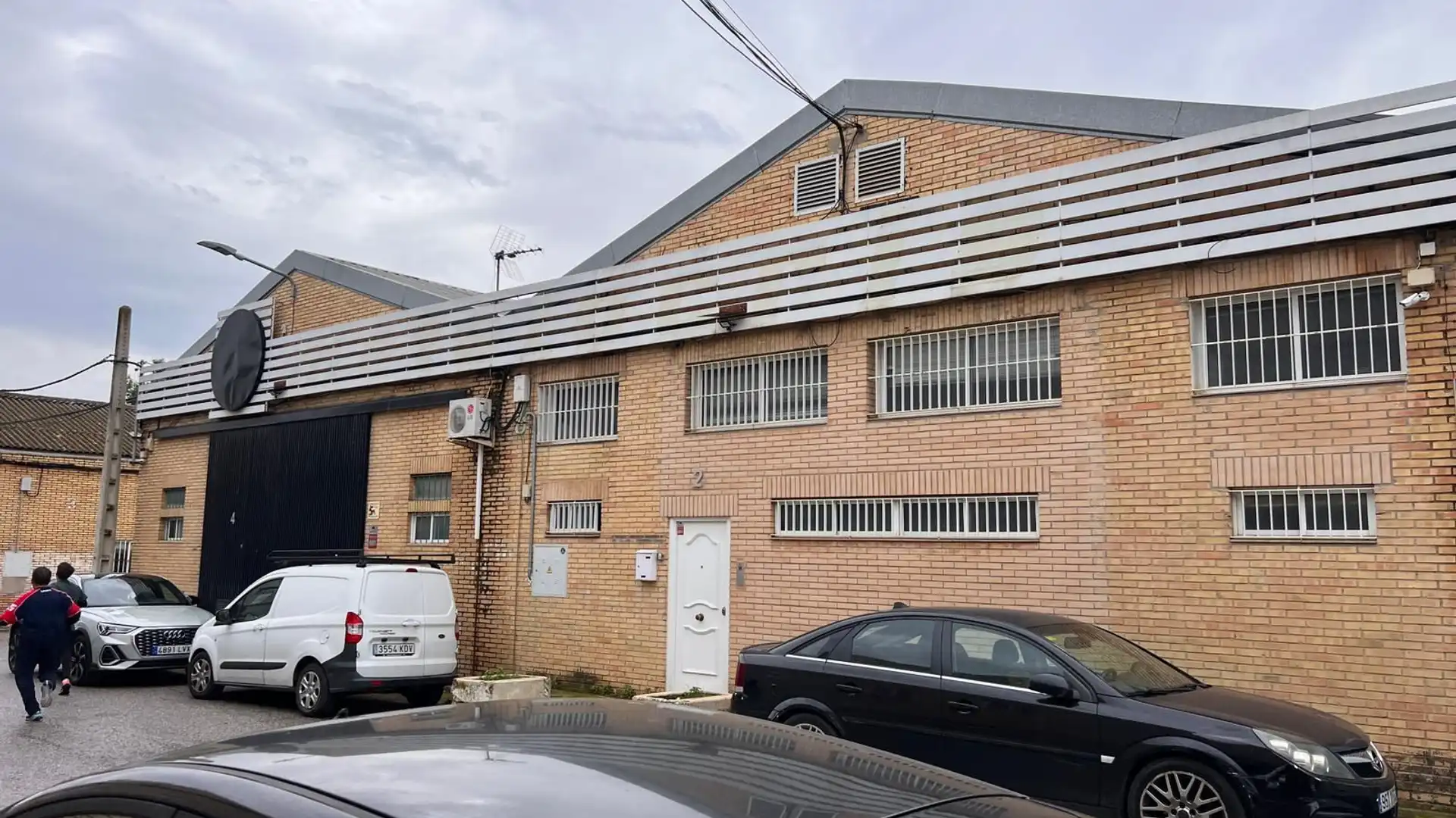 Vista exterior de Nau industrial de lloguer en Camas