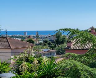 Vista exterior de Casa o xalet en venda en Calafell amb Aire condicionat, Calefacció i Jardí privat