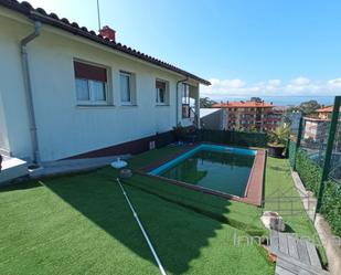 Piscina de Casa o xalet en venda en Berango amb Calefacció, Jardí privat i Parquet