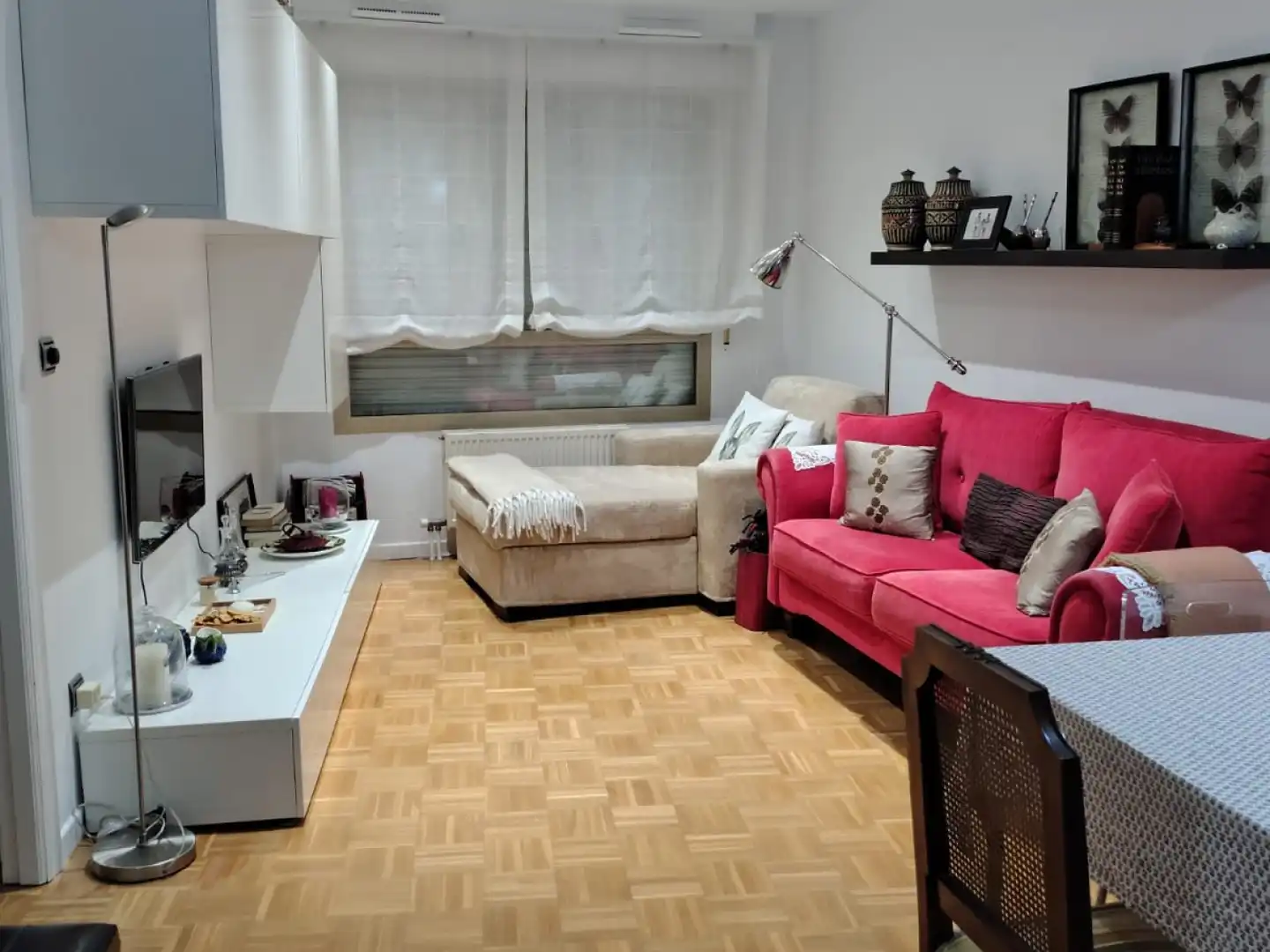 Sala d'estar de Pis de lloguer en Donostia - San Sebastián  amb Moblat