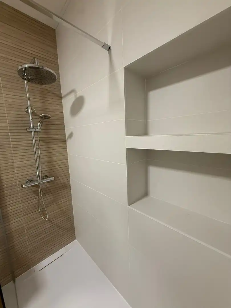Baño de Piso de alquiler en Málaga con Aire acondicionado, Amueblado y Horno