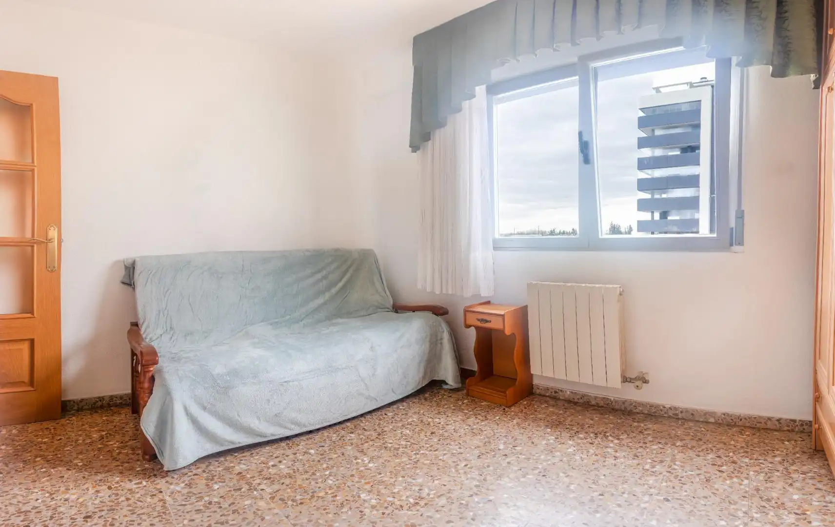 Bedroom of Flat for sale in Zaragoza  with Air Conditioner, Heating and Storage room