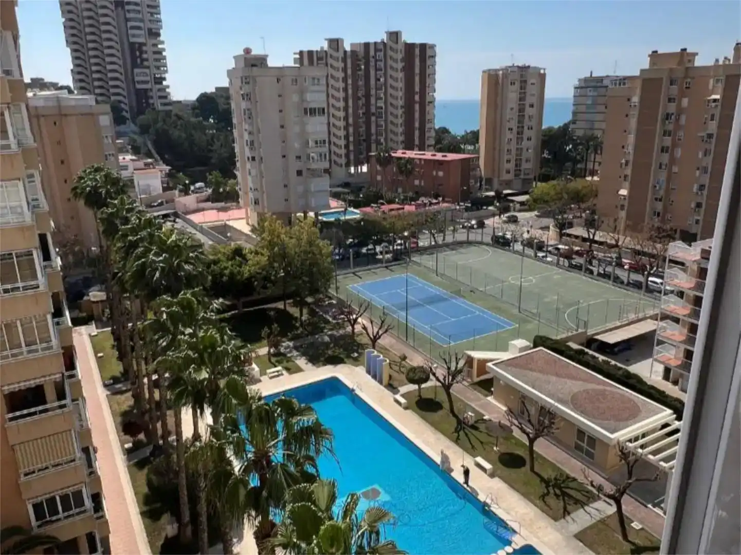 Piscina de Pis en venda en Alicante / Alacant amb Parquet, Piscina i Moblat