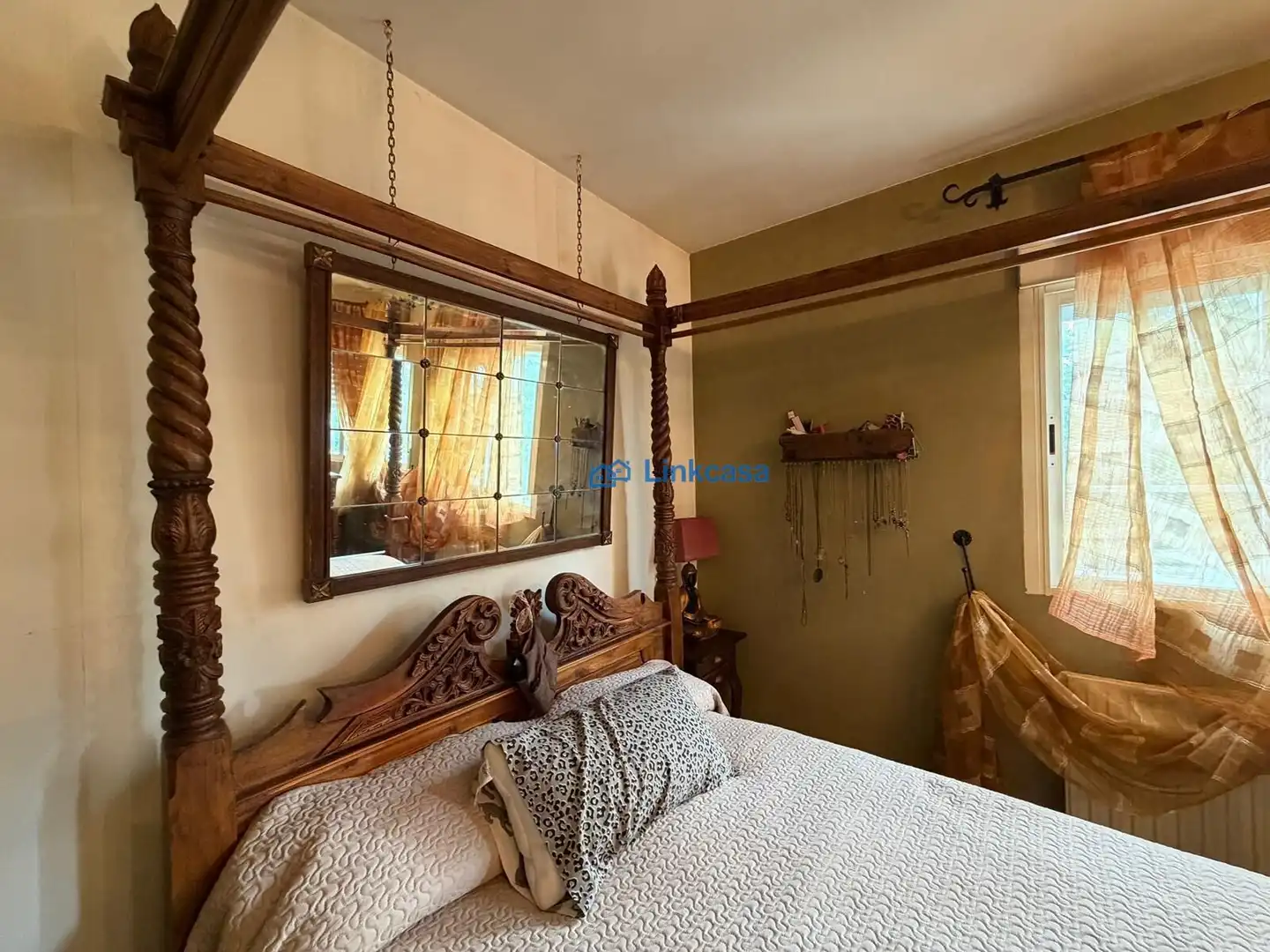 Habitación de Casa adosada en venta en Velilla de San Antonio con Aire acondicionado, Calefacción y Jardín privado