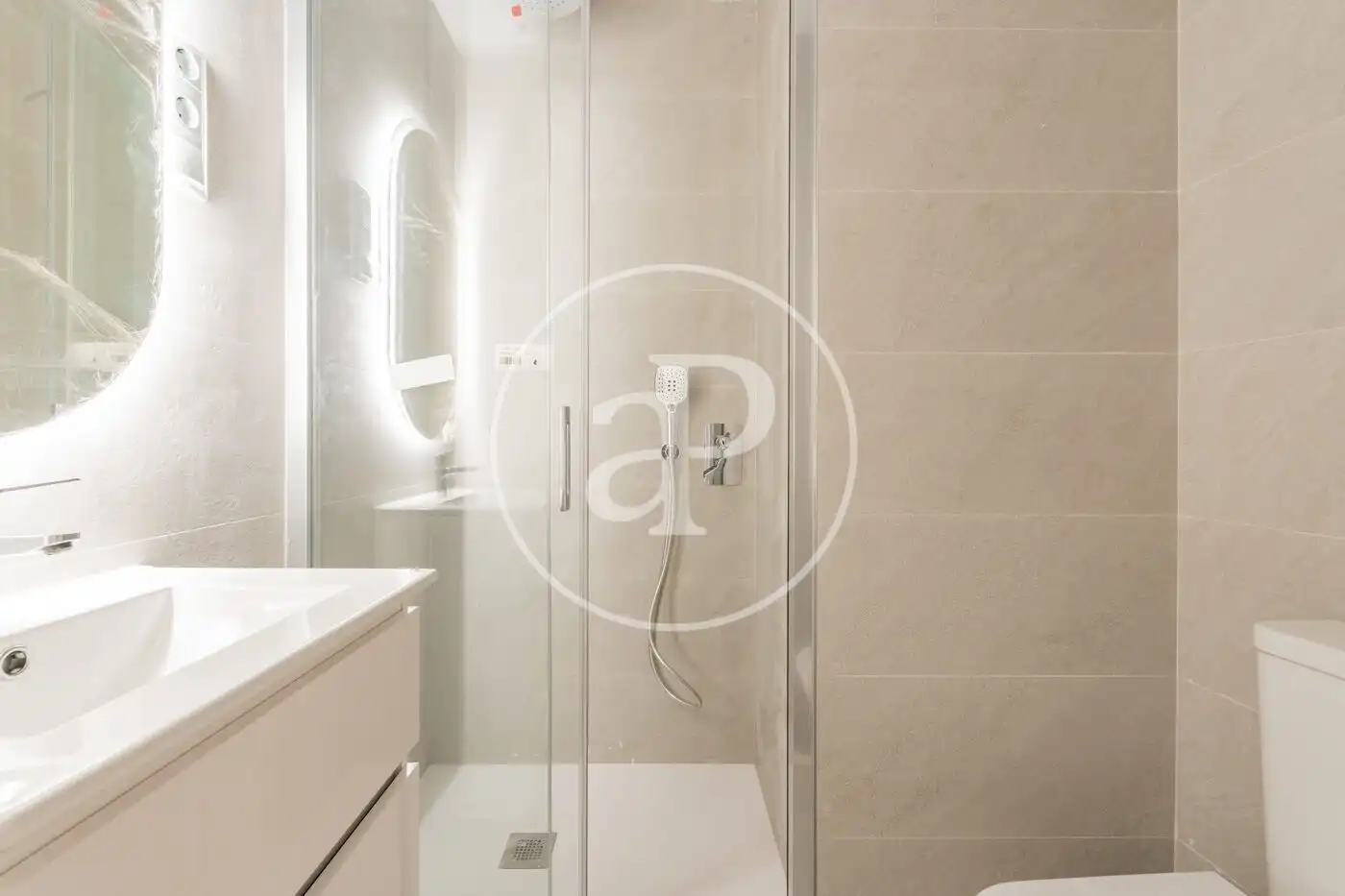 Baño de Piso en venta en Madrid con Calefacción y Amueblado