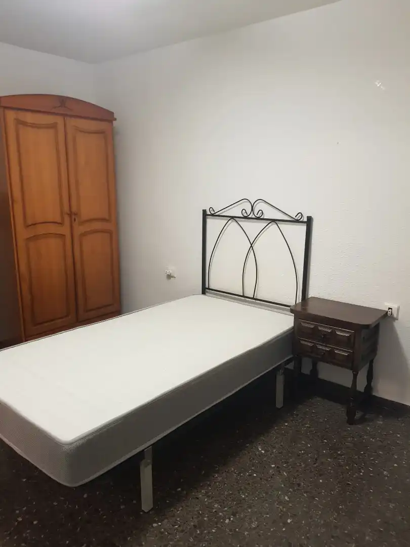 Dormitori de Pis de lloguer en Murcia amb Aire condicionat, Moblat i Forn