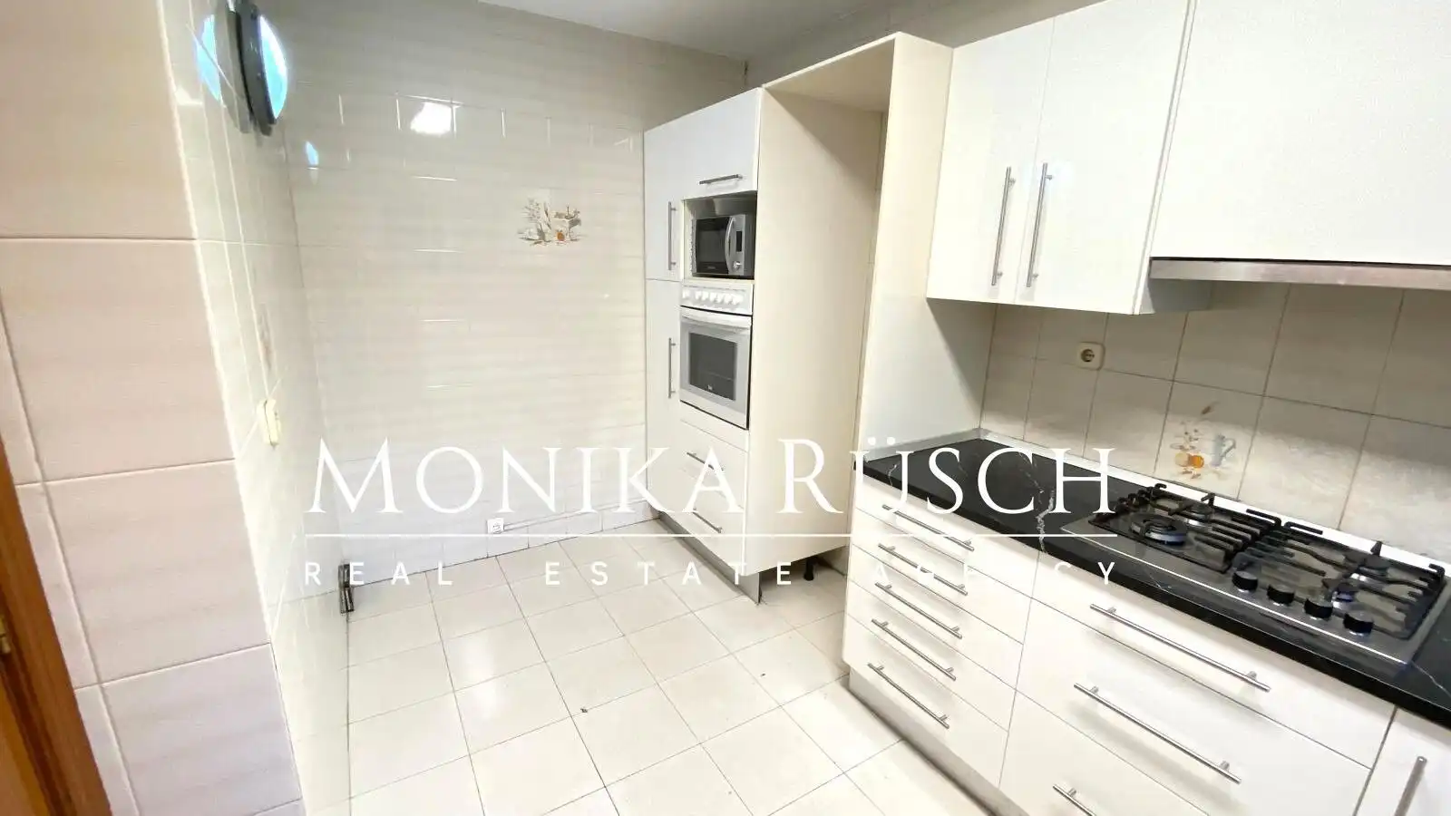 Casa adosada en venda a La Pineda