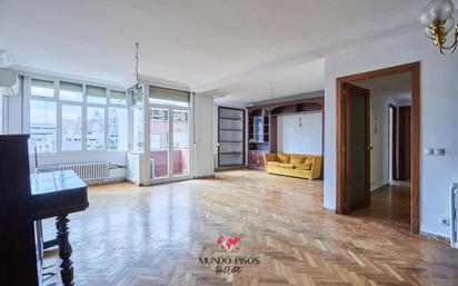 Living room of Flat for sale in  Palma de Mallorca  with Air Conditioner, Heating and Parquet flooring