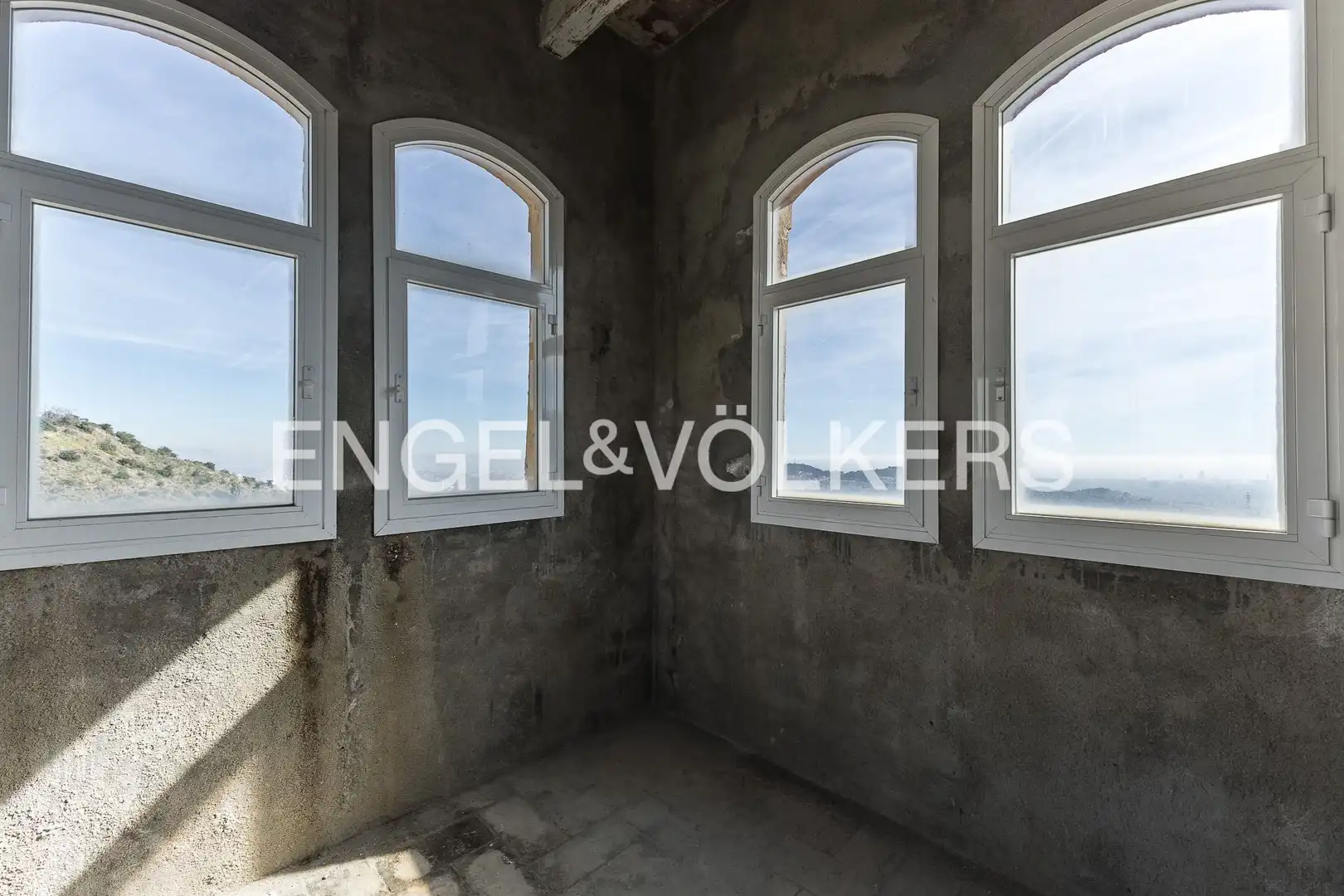 Country house zum Verkauf in Barcelona mit Heizung, Parkett und Terrasse
