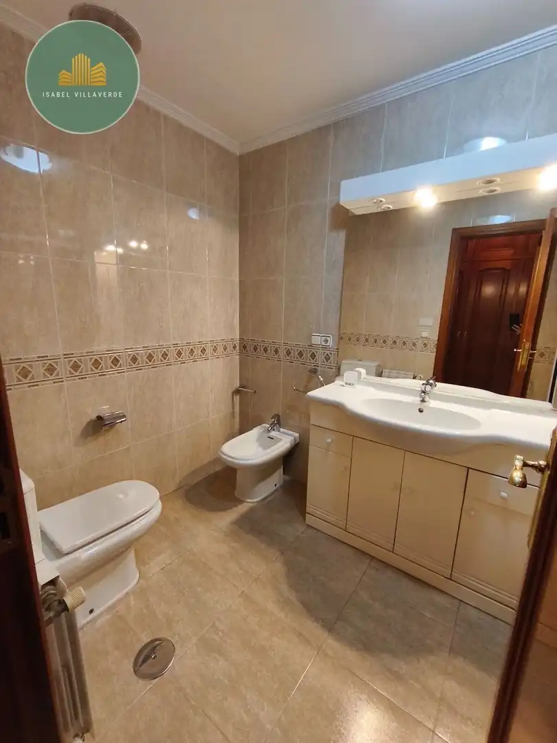 Wohnung zur Miete in FERNANDEZ LATORRE, Cuatro Caminos - Plaza de la Cubela