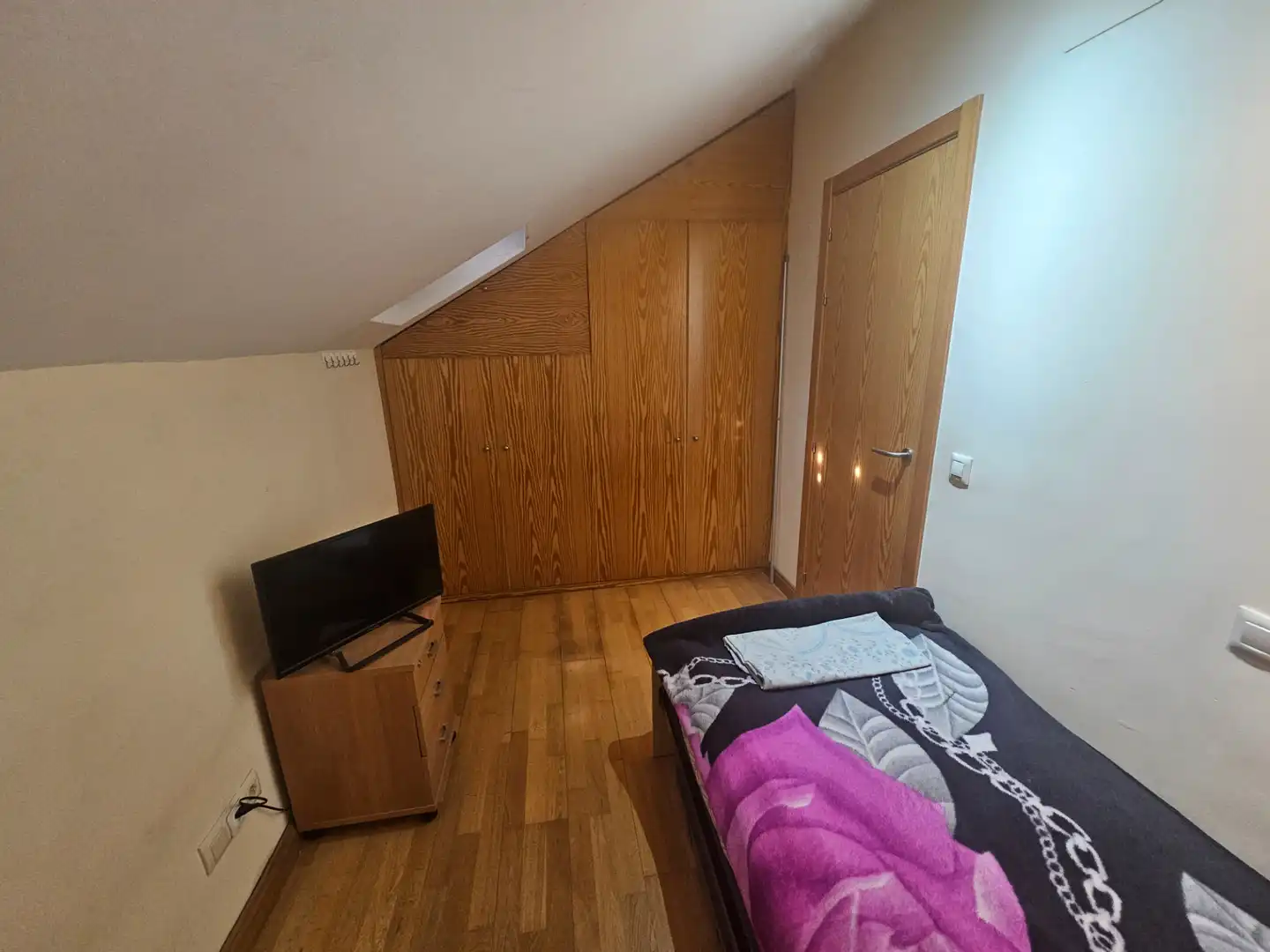 Habitación de Dúplex en venta en Toledo con Aire acondicionado, Calefacción y Parquet