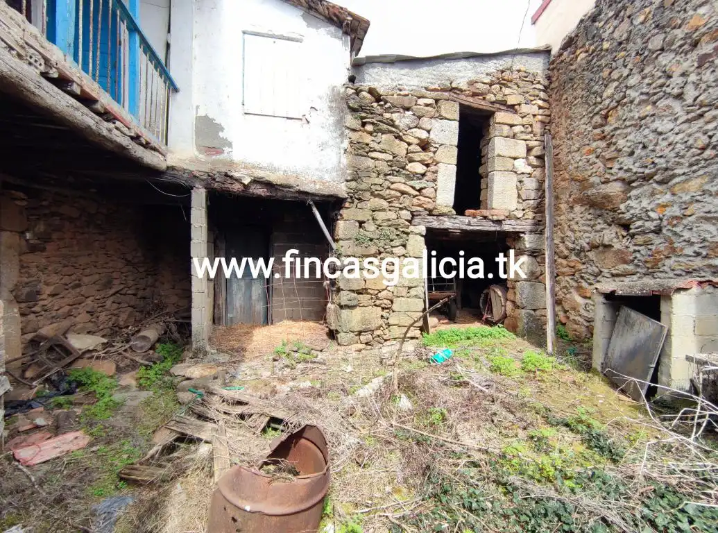 Finca rústica en venda a Verín