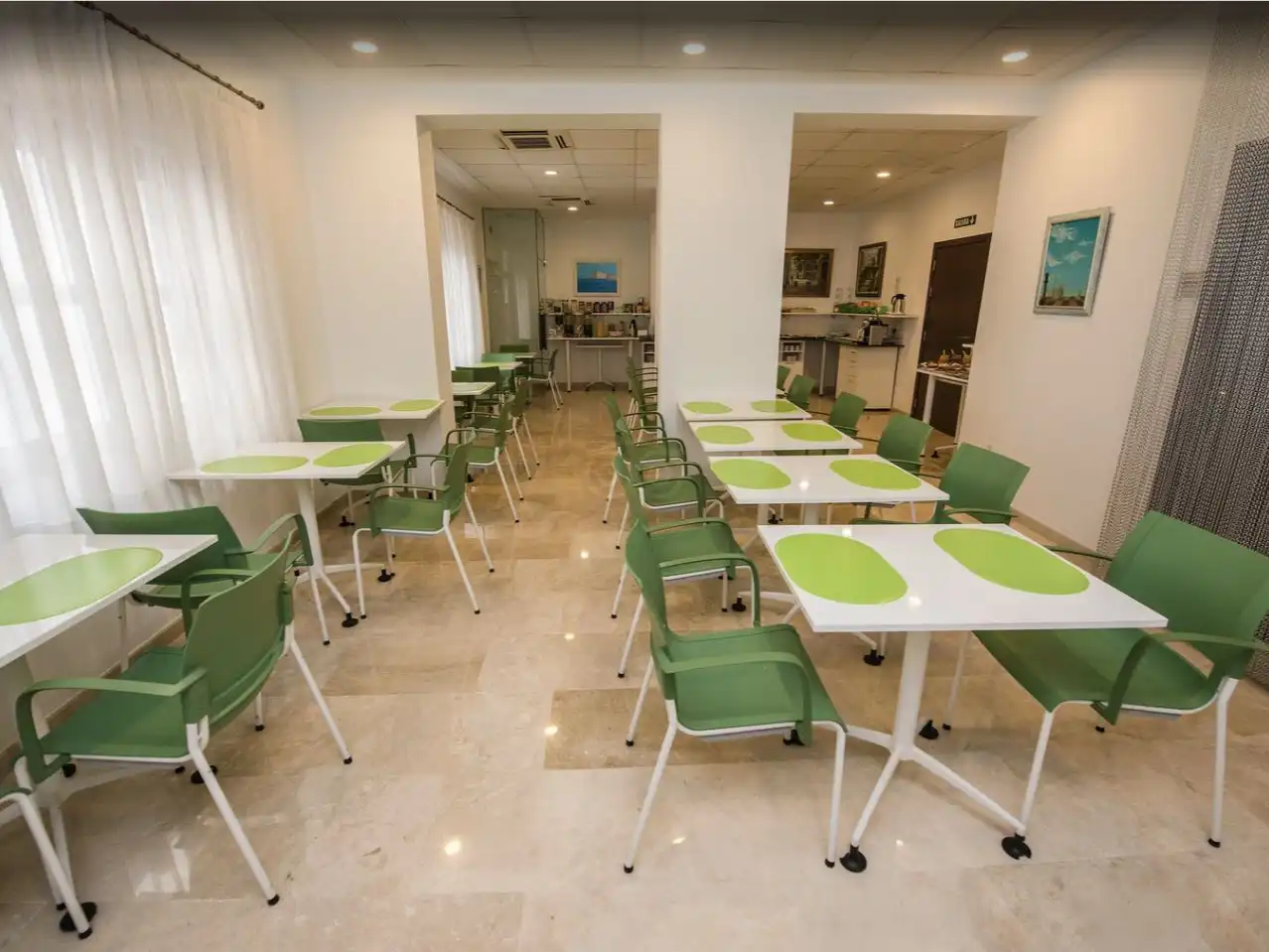 Business premises to rent in C. dels Quatre Cantons 18