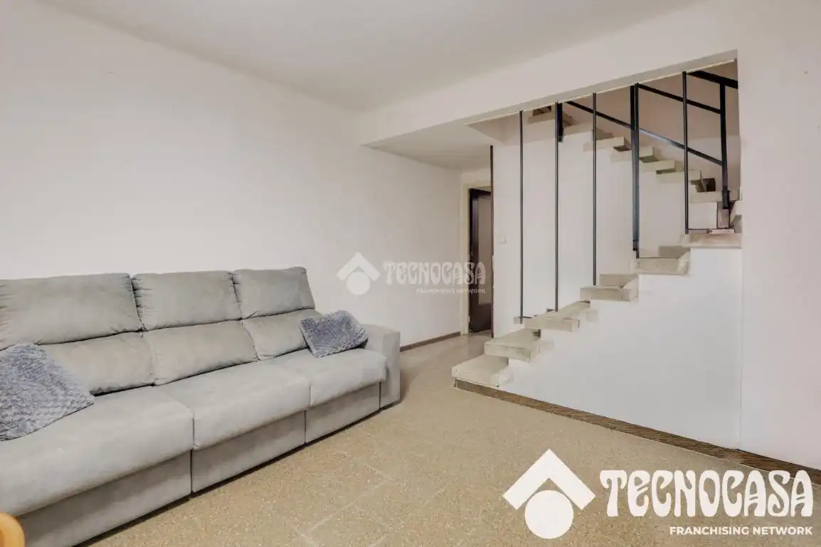 Casa aparellada amb terrassa en venda a Premià de Dalt, imagen 3