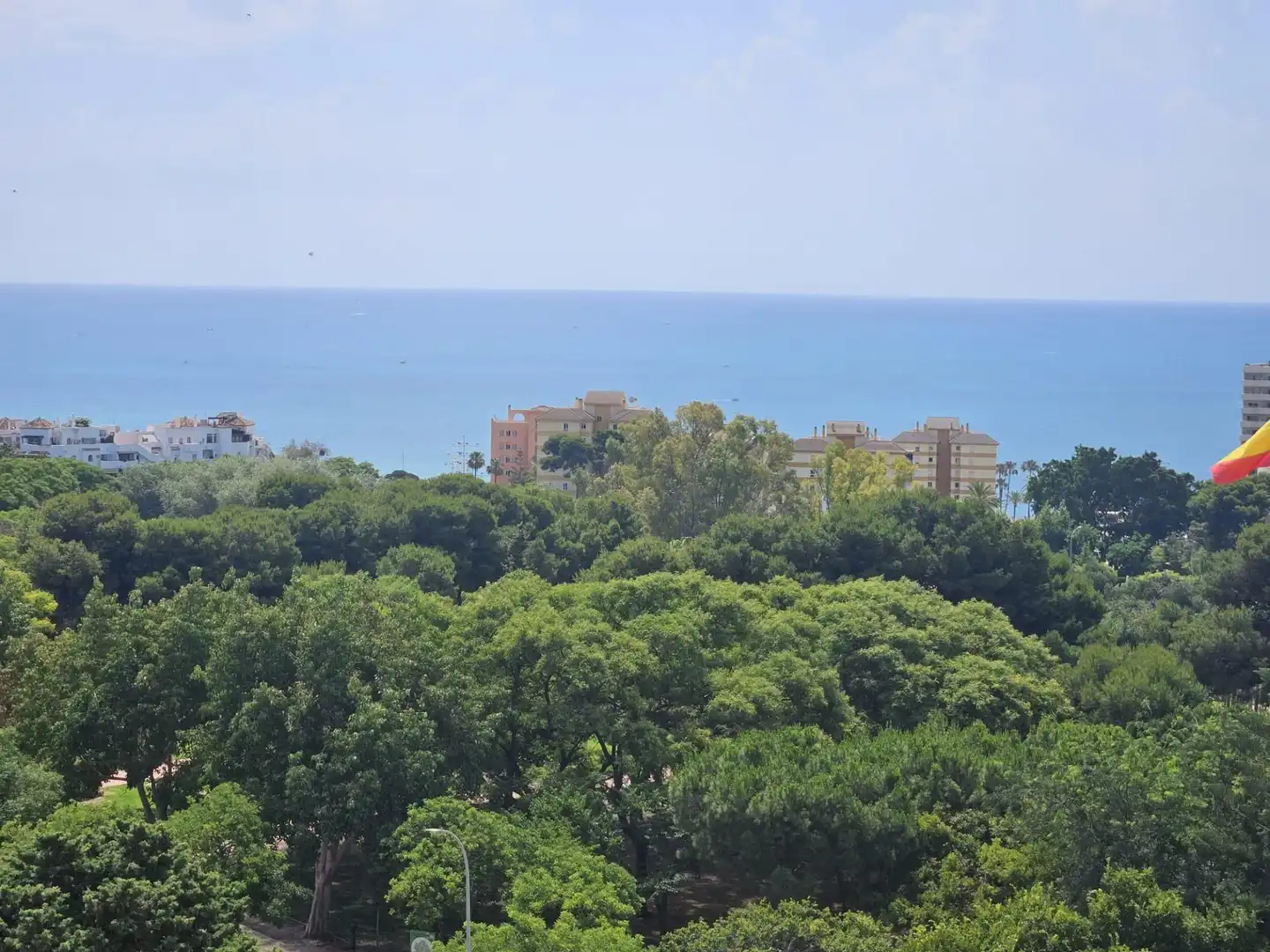 Vista exterior de Àtic en venda en Benalmádena amb Aire condicionat, Jardí privat i Terrassa