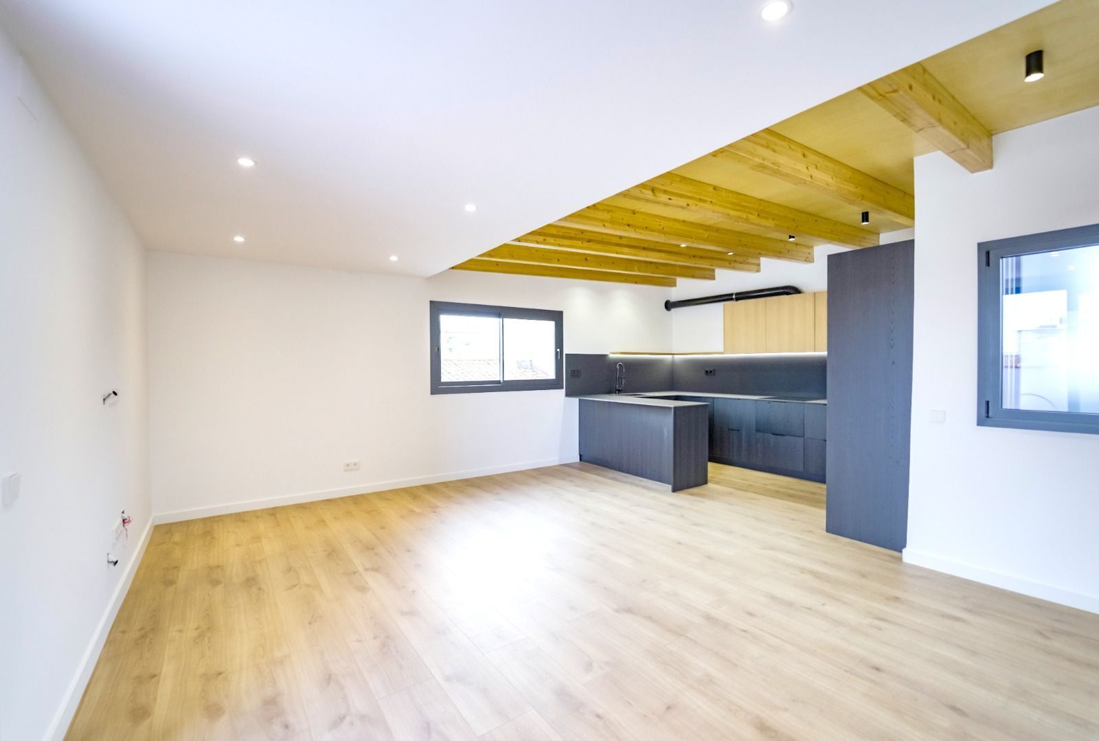 Kitchen of Attic for sale in Pineda de Mar  with Air Conditioner, Heating and Terrace