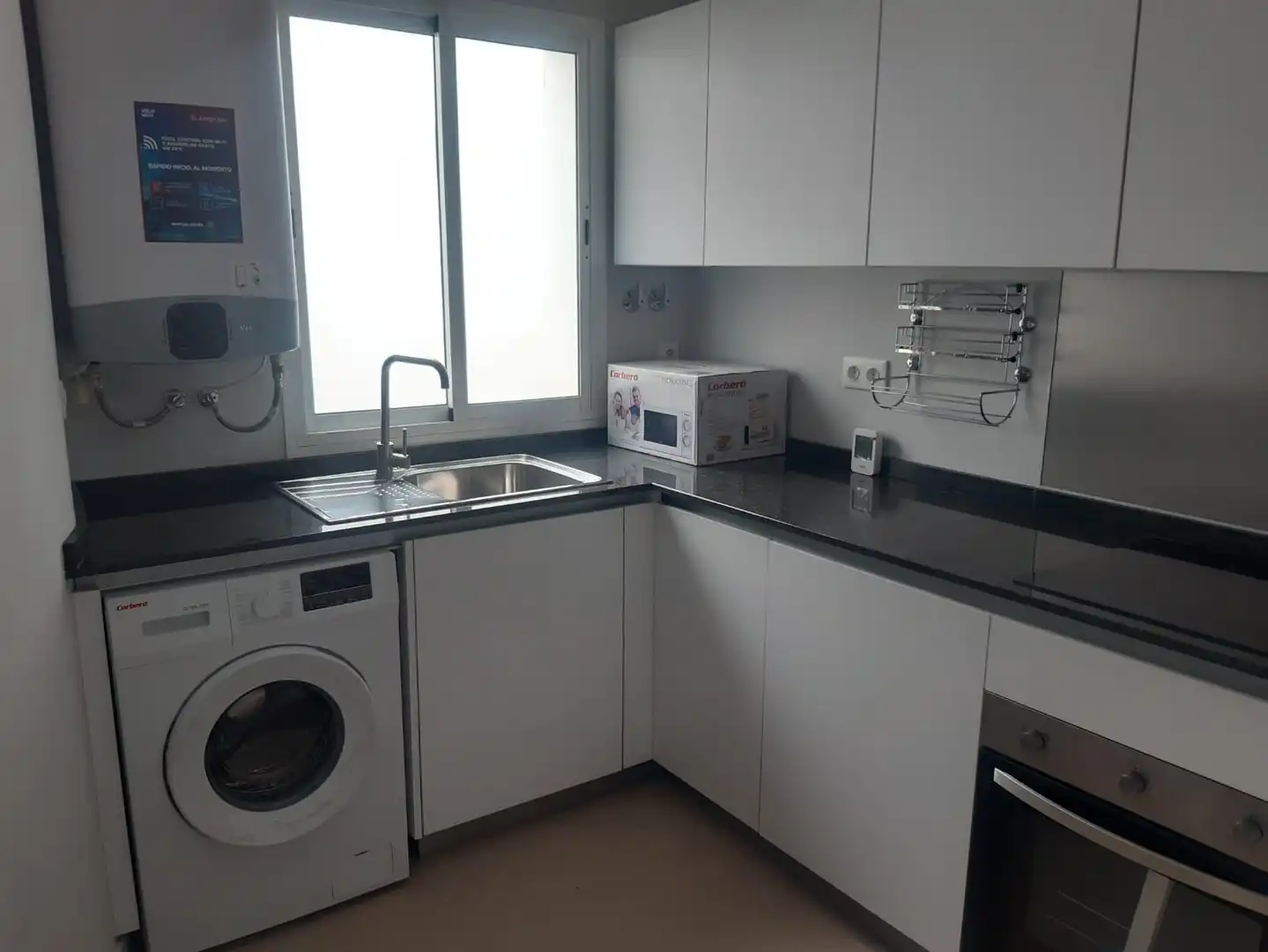 Cocina de Ático en venta en Dos Hermanas con Aire acondicionado, Terraza y Alarma