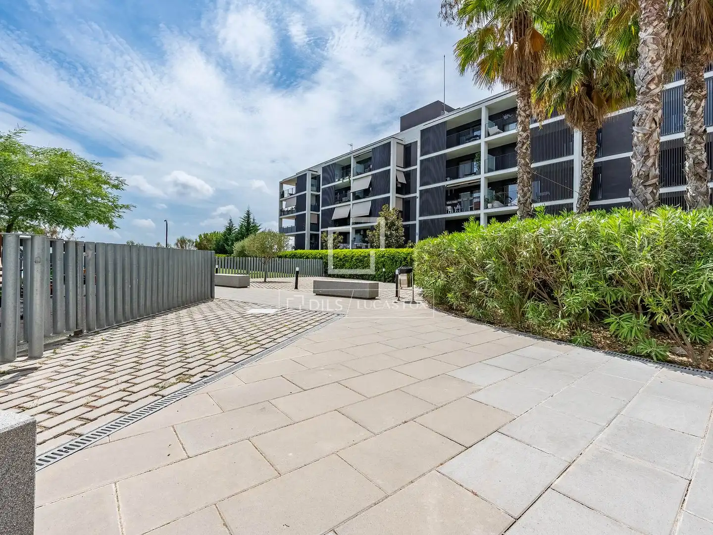 Terrassa de Pis en venda en Sant Just Desvern amb Aire condicionat, Jardí privat i Parquet