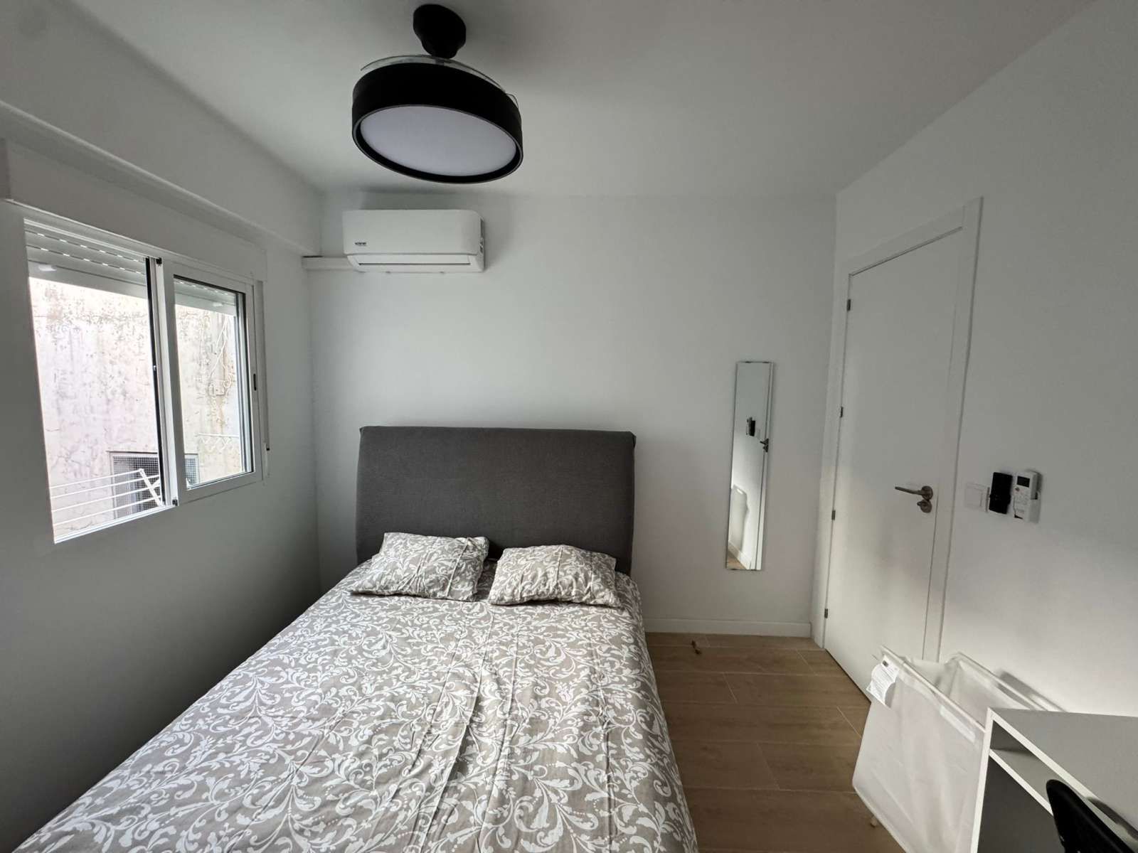 Bedroom of Flat to share in Alicante / Alacant  with Air Conditioner and Terrace