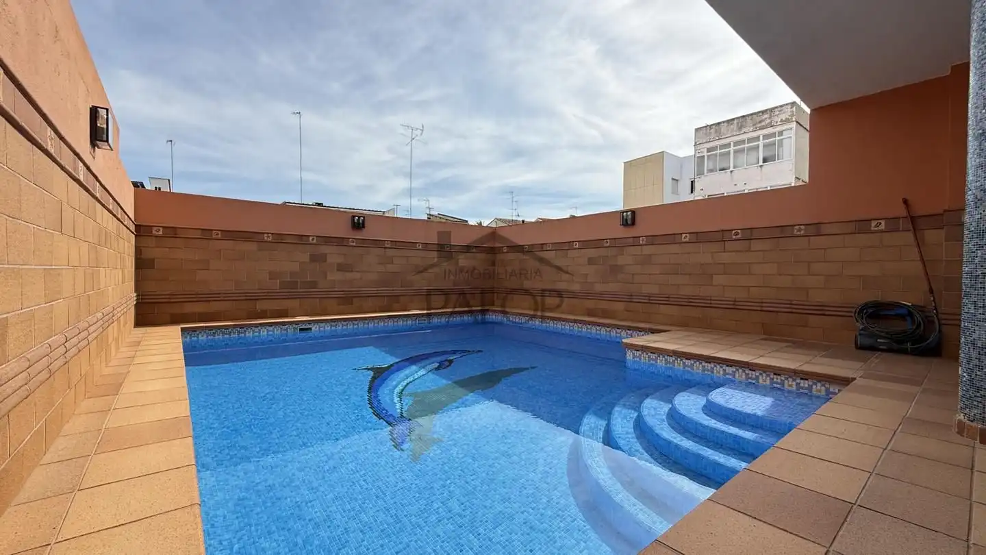 Piscina de Casa adosada en venta en Carcaixent con Aire acondicionado, Calefacción y Terraza