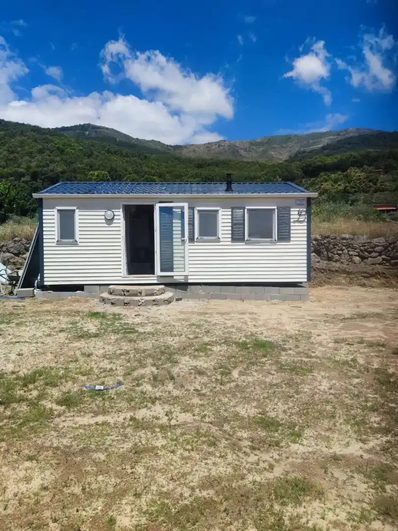Vista exterior de Finca rústica en venda en Guijo de Santa Bárbara amb Aire condicionat, Jardí privat i Parquet