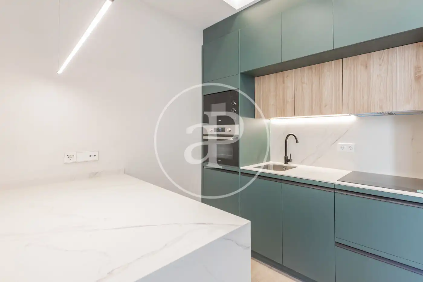 Flat for sale in Calle del Conde de Romanones, Embajadores - Lavapiés