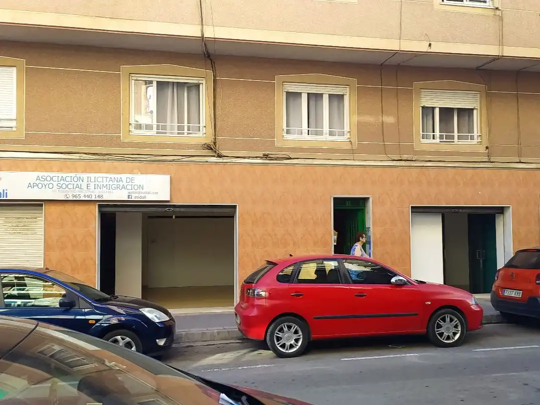 Vista exterior de Local de alquiler en Elche / Elx con Amueblado