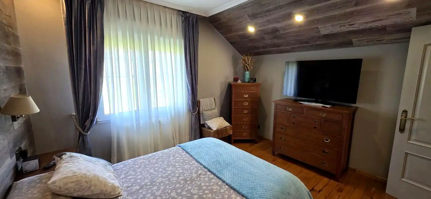 Bedroom of Houses for sale in Valdés - Luarca  with Heating, Private garden and Parquet flooring