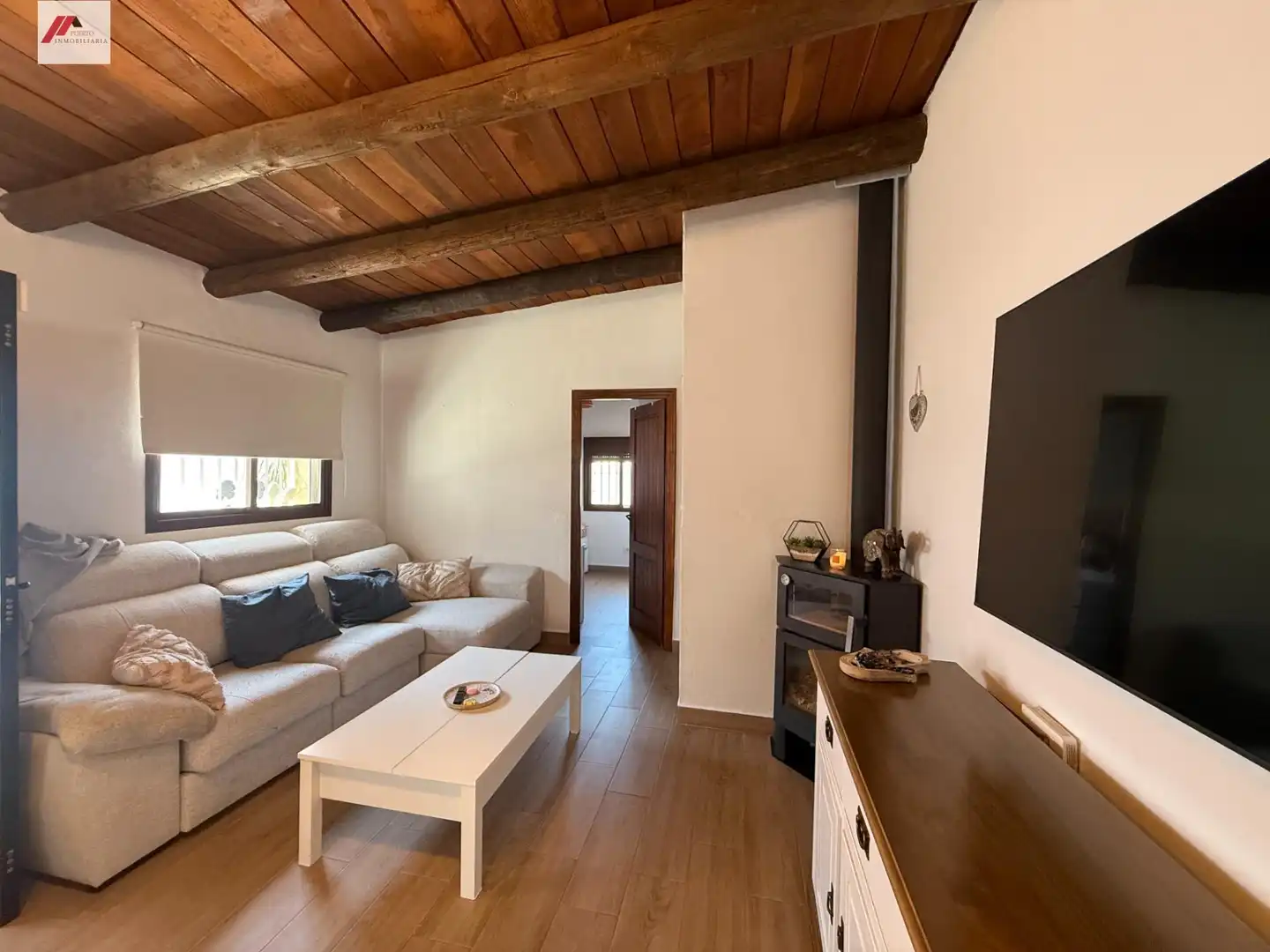 Sala d'estar de Casa o xalet en venda en El Puerto de Santa María amb Jardí privat, Piscina i Jacuzzi