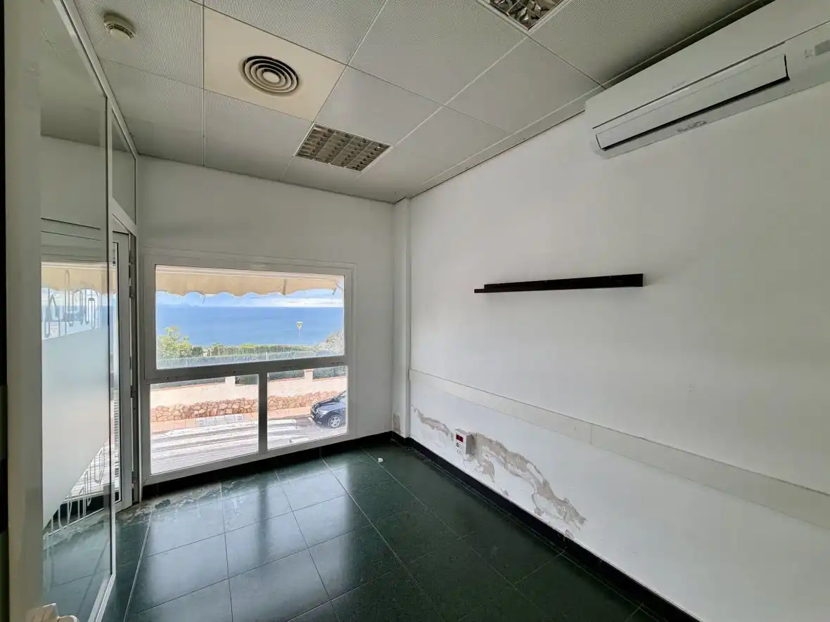Local de alquiler en Santa Pola con Aire acondicionado