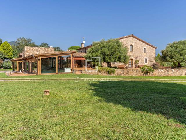 Finca rústica en Venta en Breda