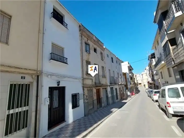 Adossat en venda a Castillo de Locubín