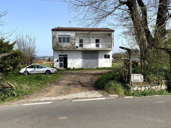 Casa-chalet en Venta en Lalín