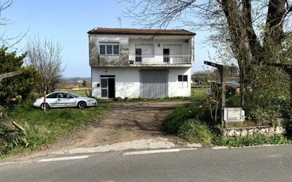Vista exterior de Casa o xalet en venda en Lalín amb Calefacció, Jardí privat i Traster