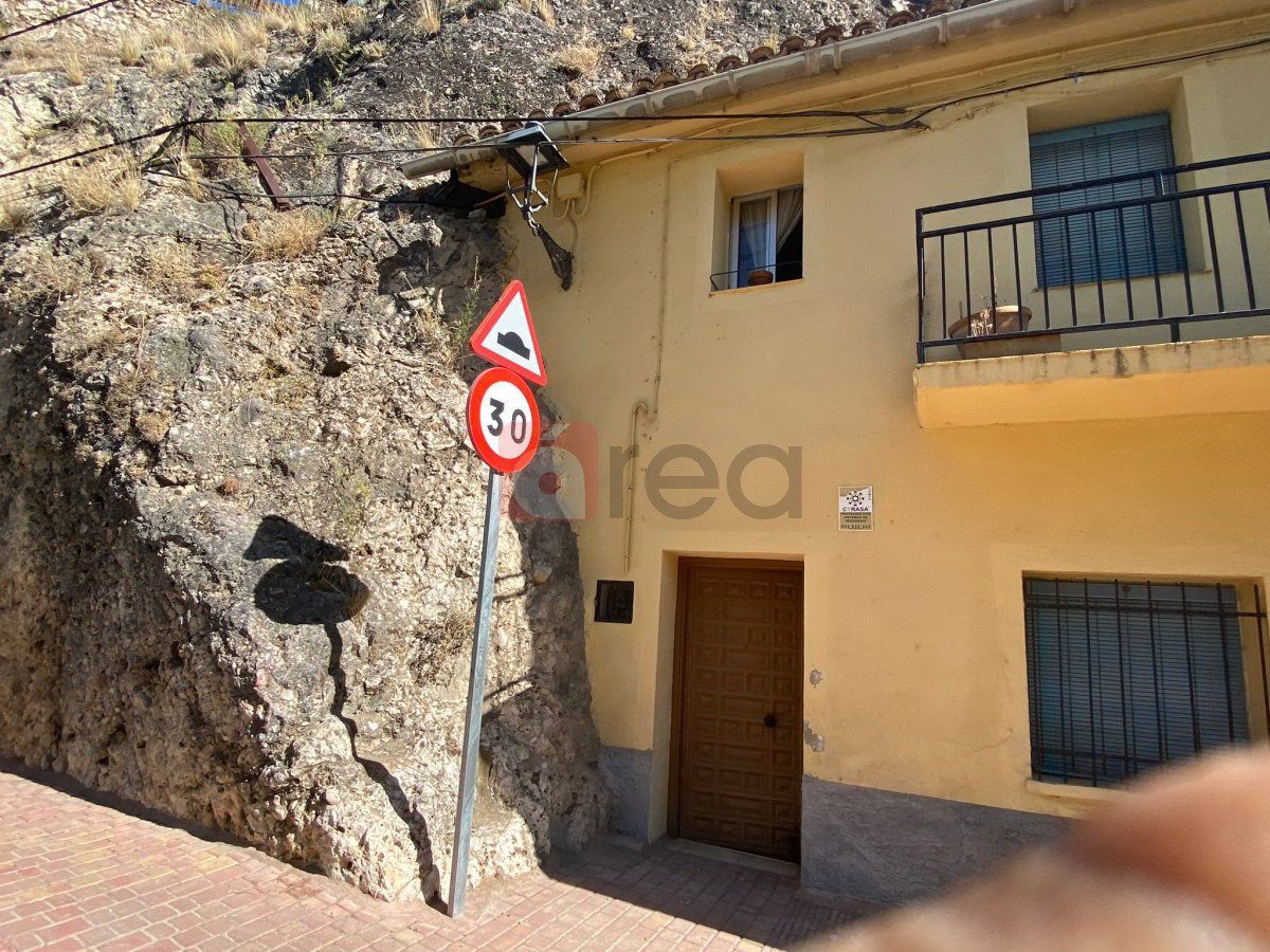 Exterior view of House or chalet for sale in Cuenca Capital  with Terrace and Storage room
