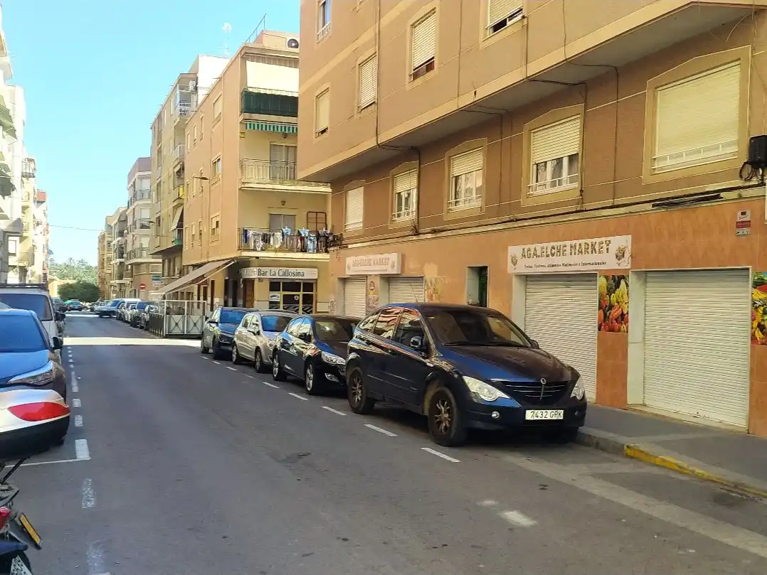 Vista exterior de Local de alquiler en Elche / Elx con Amueblado