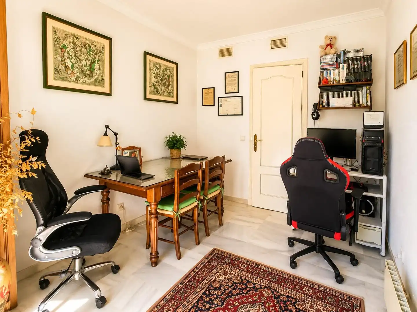 Esszimmer von Einfamilien-Reihenhaus zum Verkauf in Estepona mit Heizung, Privatgarten und Terrasse