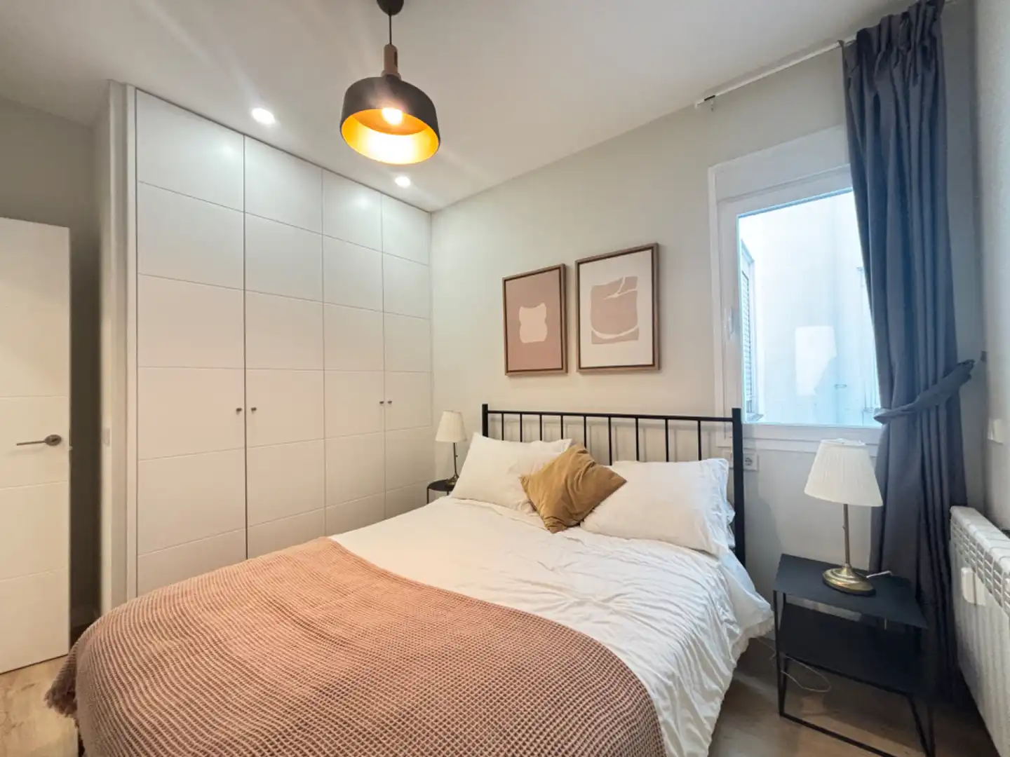 Bedroom of Flat for rent in Madrid  with Air Conditioner, Heating and Furnished