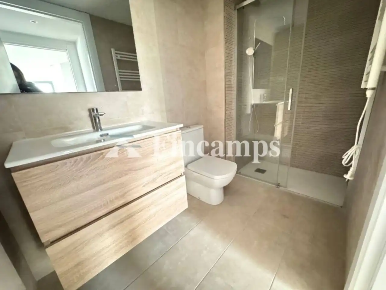 Badezimmer von Wohnung zum Verkauf in Sabadell mit Klimaanlage, Heizung und Parkett