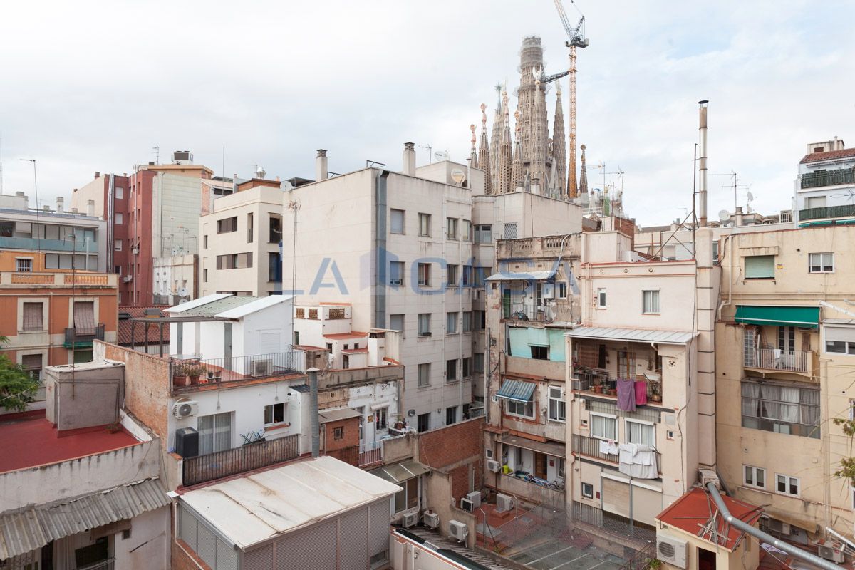 Vista exterior de Piso en venta en  Barcelona Capital con Terraza